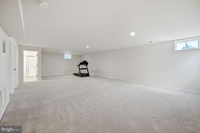 128 ALLIANCE CT, Winchester, VA 22602