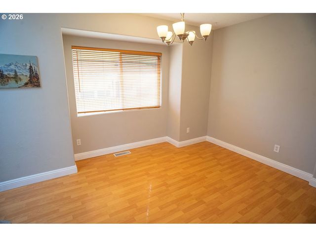 3914 Nw FRANKLIN St, Vancouver, WA 98660