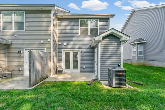 260 Woodland Valley Ln, Clarksville, TN 37040
