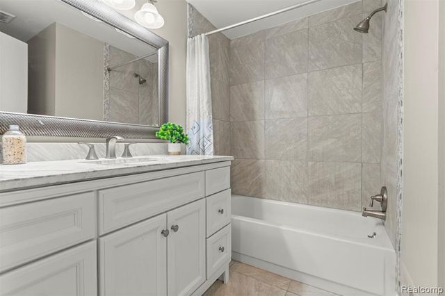 19767 Hayes Court, Northville, MI 48167