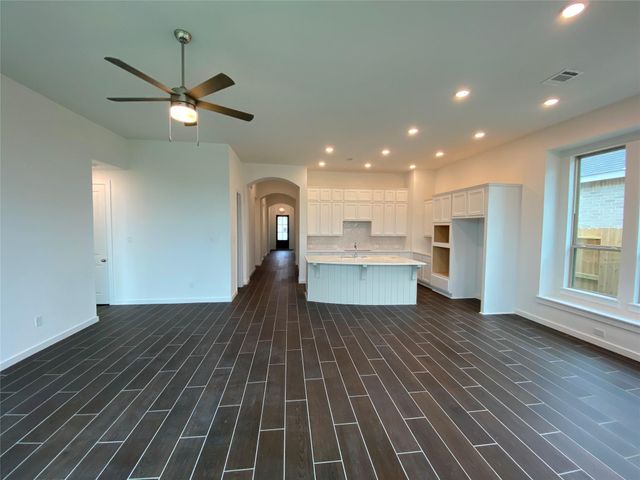 12343 Hackberry Drive, Mont Belvieu, TX 77523