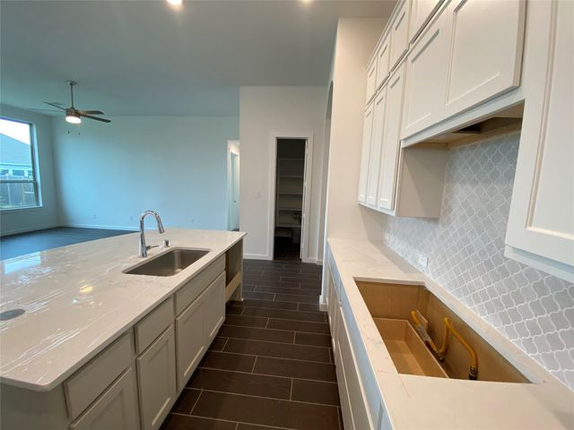 12343 Hackberry Drive, Mont Belvieu, TX 77523