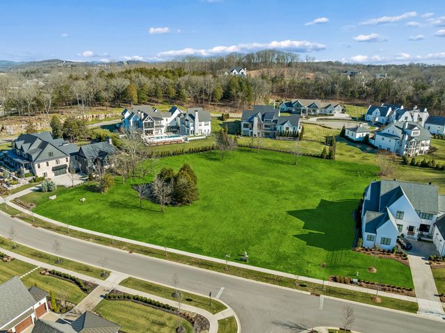 8159 Heirloom Blvd, College Grove, TN 37046