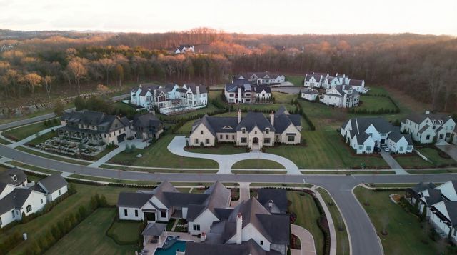 8159 Heirloom Blvd, College Grove, TN 37046