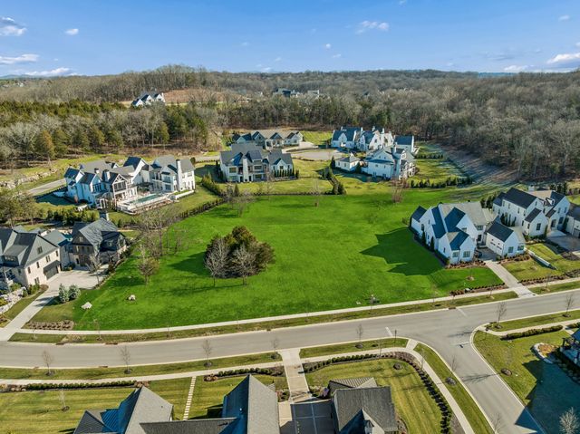 8159 Heirloom Blvd, College Grove, TN 37046