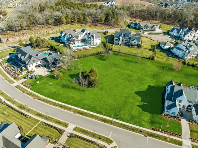 8159 Heirloom Blvd, College Grove, TN 37046