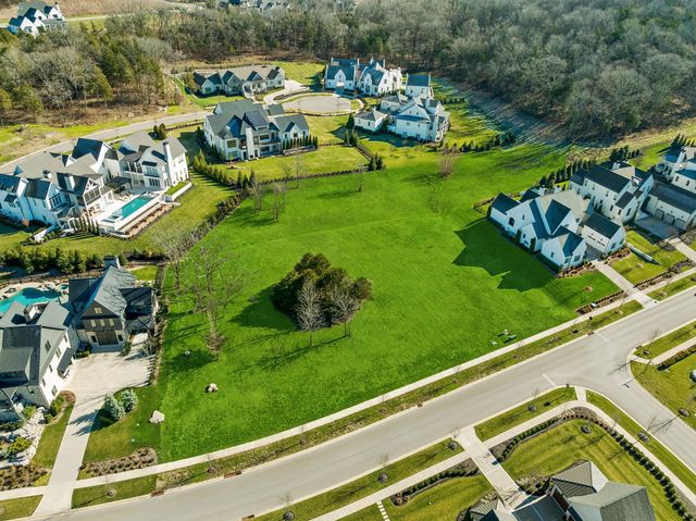 8159 Heirloom Blvd, College Grove, TN 37046