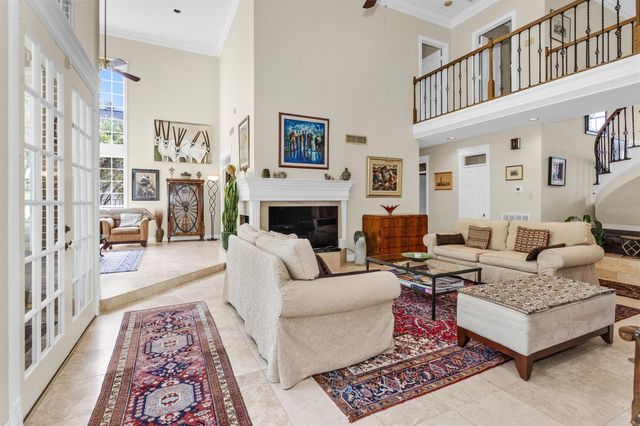 6 S Brokenfern Drive, The Woodlands, TX 77380