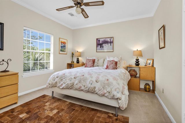 6 S Brokenfern Drive, The Woodlands, TX 77380