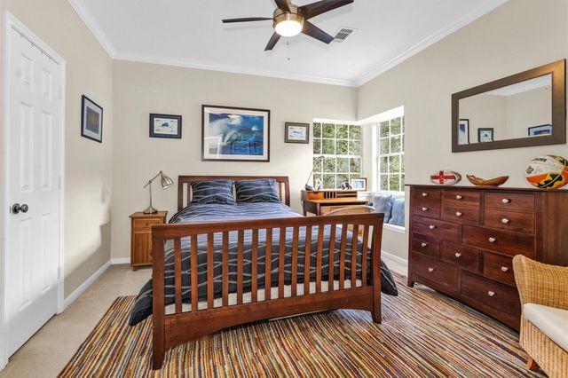 6 S Brokenfern Drive, The Woodlands, TX 77380
