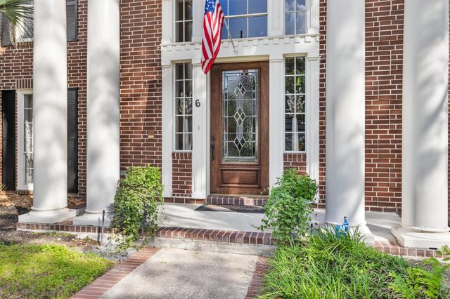 6 S Brokenfern Drive, The Woodlands, TX 77380