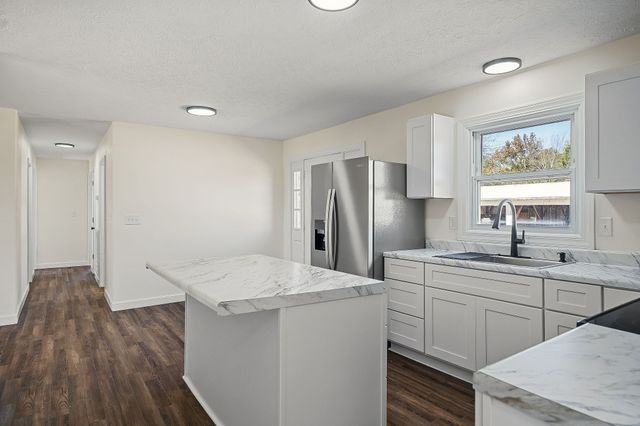 411 Allen Ferry Rd, Smithville, TN 37166