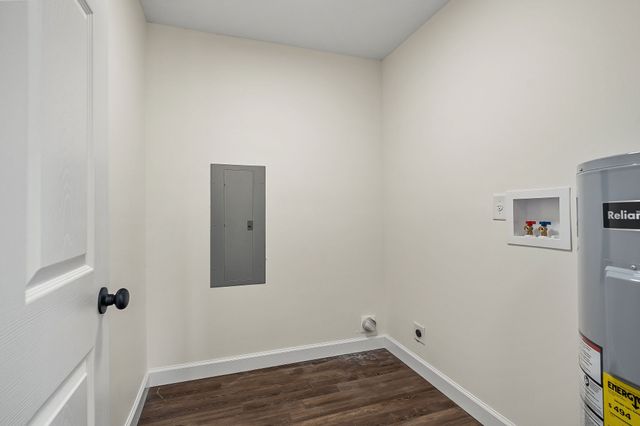 411 Allen Ferry Rd, Smithville, TN 37166