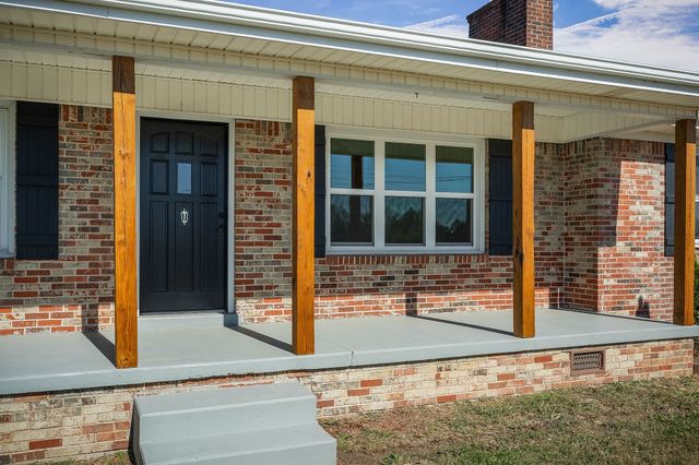 411 Allen Ferry Rd, Smithville, TN 37166