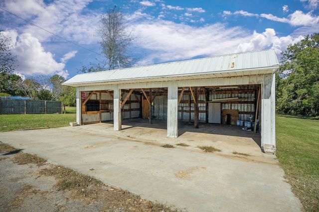 411 Allen Ferry Rd, Smithville, TN 37166