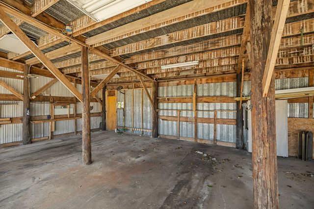 411 Allen Ferry Rd, Smithville, TN 37166