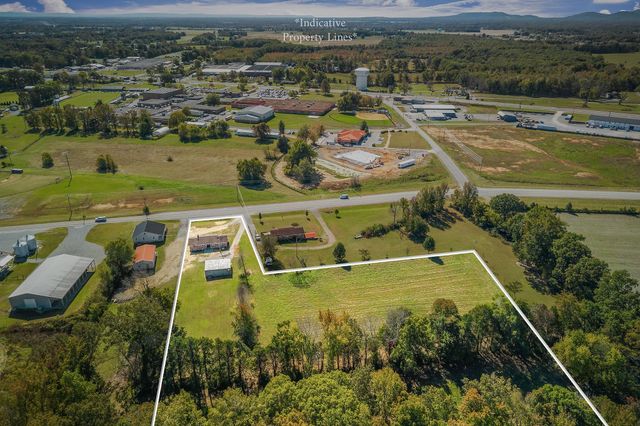 411 Allen Ferry Rd, Smithville, TN 37166