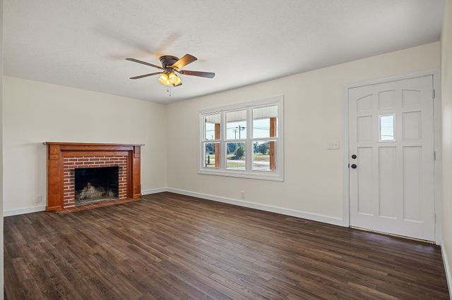 411 Allen Ferry Rd, Smithville, TN 37166