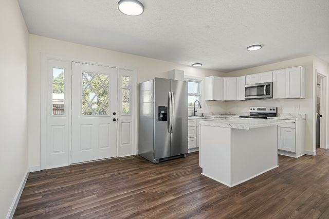 411 Allen Ferry Rd, Smithville, TN 37166