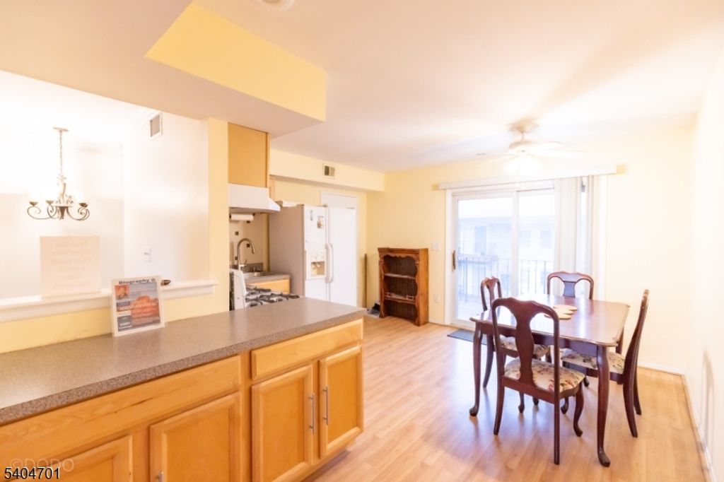 187 Evergreen 4B, Edison Twp., NJ 08837