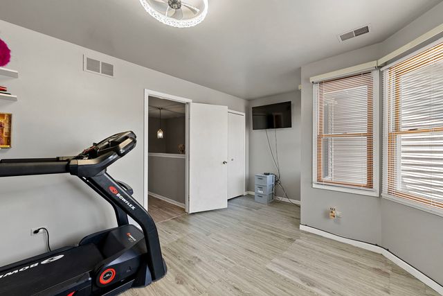 5121 Deblin Lane, Oak Lawn, IL 60453