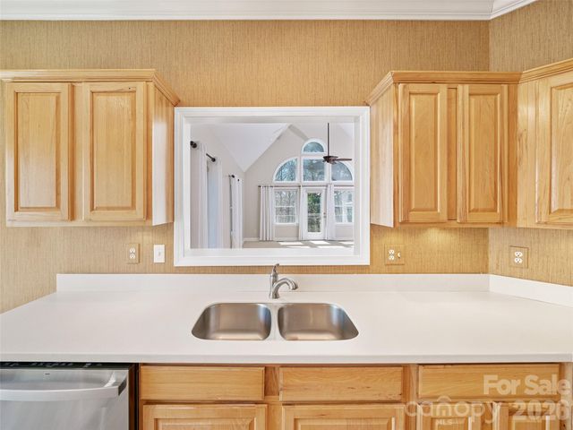 25 Ashefield Court, Hendersonville, NC 28791