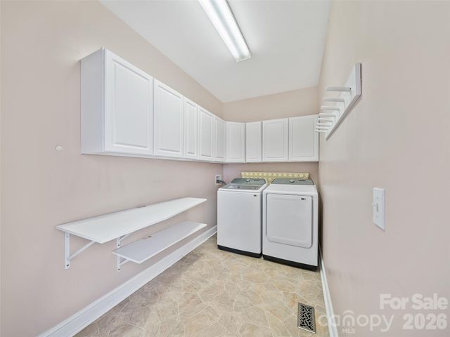 25 Ashefield Court, Hendersonville, NC 28791