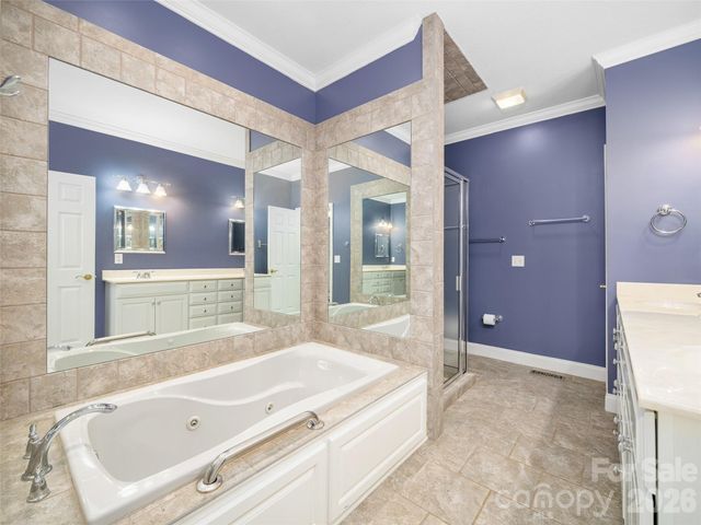 25 Ashefield Court, Hendersonville, NC 28791