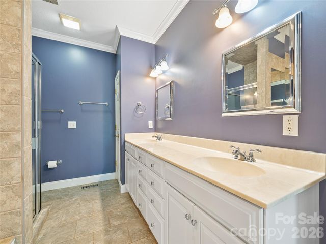 25 Ashefield Court, Hendersonville, NC 28791