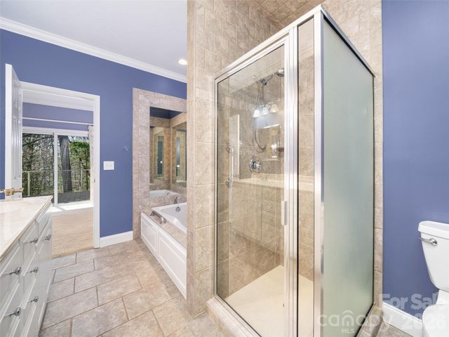 25 Ashefield Court, Hendersonville, NC 28791