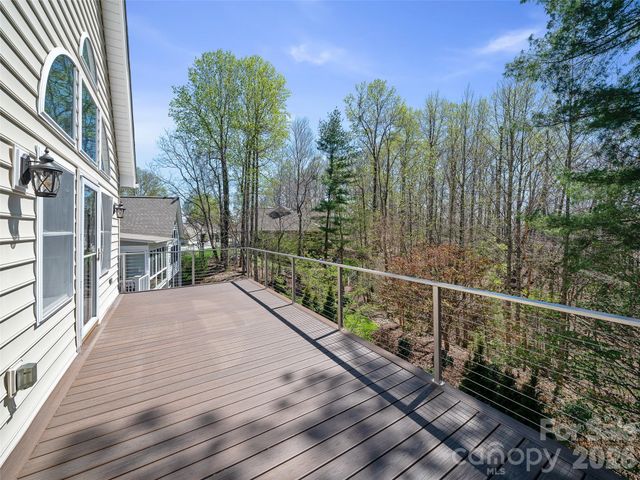 25 Ashefield Court, Hendersonville, NC 28791