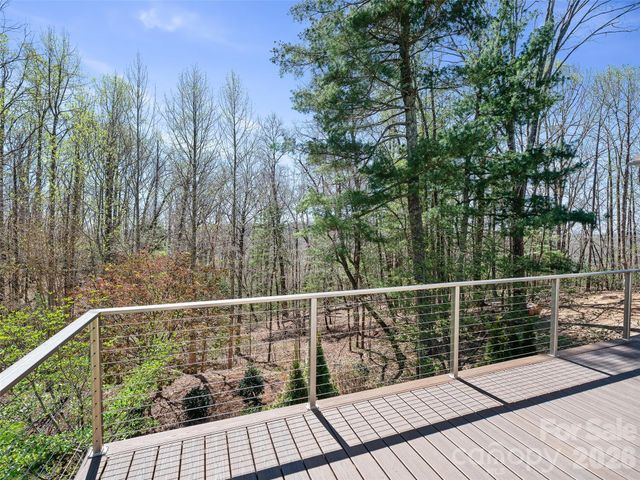 25 Ashefield Court, Hendersonville, NC 28791
