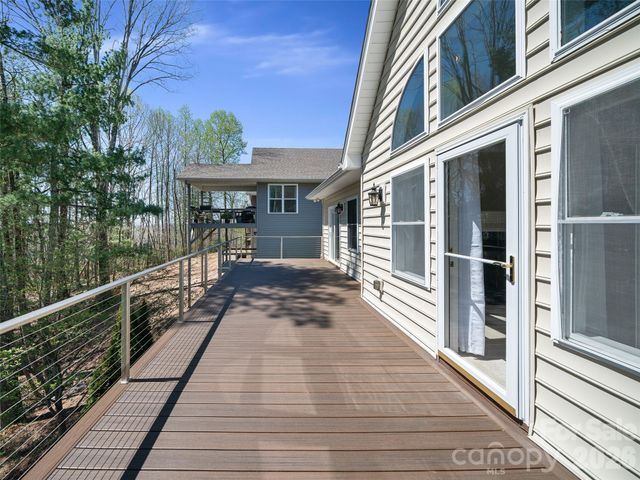 25 Ashefield Court, Hendersonville, NC 28791