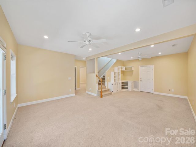 25 Ashefield Court, Hendersonville, NC 28791