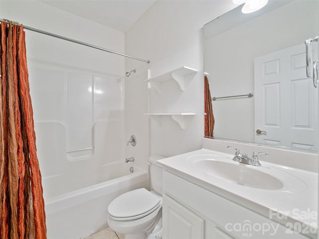 25 Ashefield Court, Hendersonville, NC 28791
