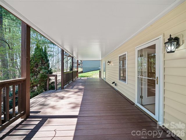 25 Ashefield Court, Hendersonville, NC 28791