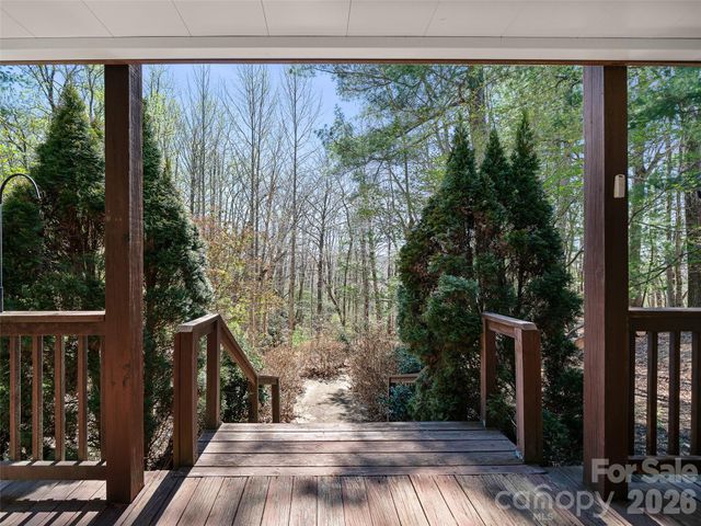 25 Ashefield Court, Hendersonville, NC 28791