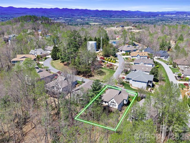 25 Ashefield Court, Hendersonville, NC 28791