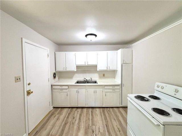 4224 Kildare Drive, Greensboro, NC 27405