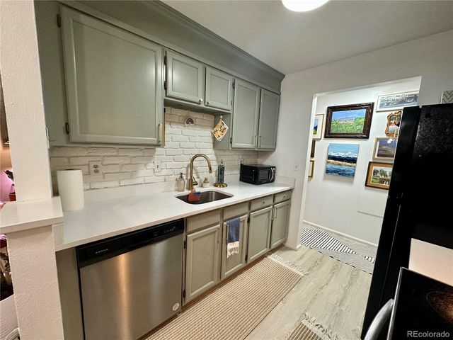 10920 W Florida Ave 415, Lakewood, CO 80232