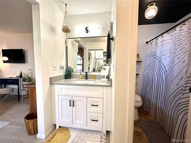 10920 W Florida Ave 415, Lakewood, CO 80232