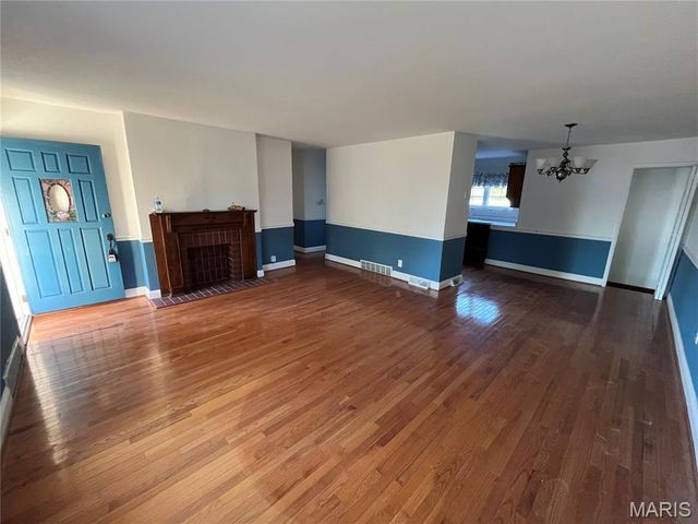 3821 Upton Street, St Louis, MO 63116