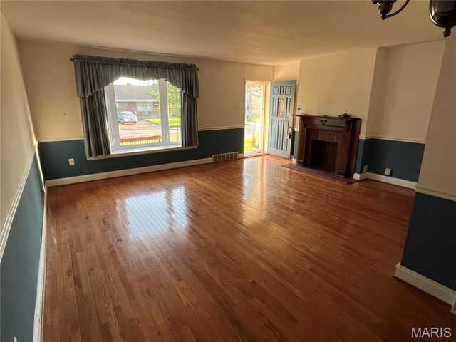 3821 Upton Street, St Louis, MO 63116