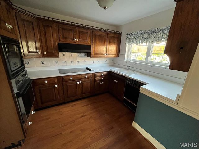 3821 Upton Street, St Louis, MO 63116
