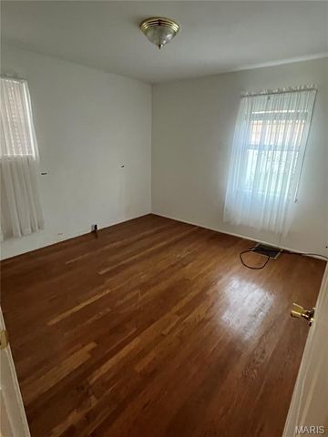 3821 Upton Street, St Louis, MO 63116