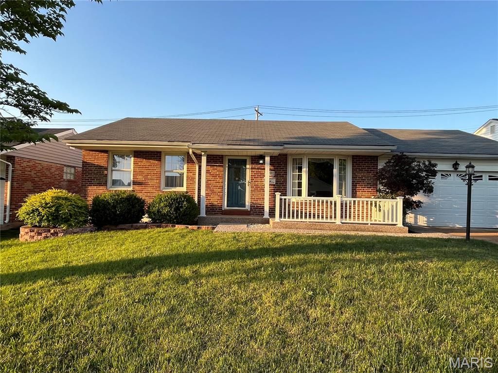 3821 Upton Street, St Louis, MO 63116