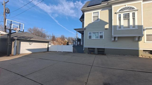 216 E Cleveland Street, Spring Valley, IL 61362