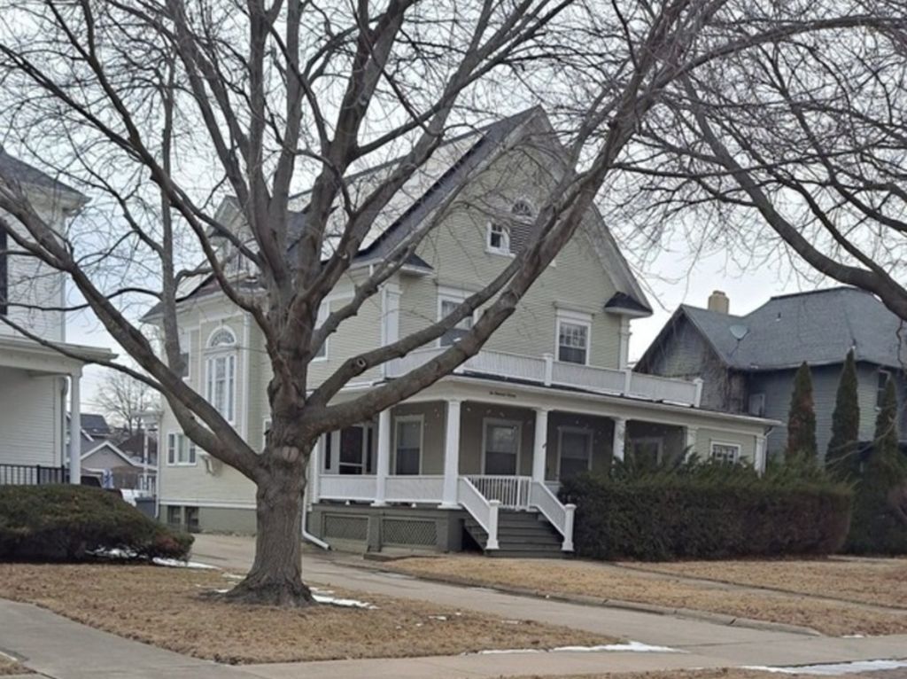 216 E Cleveland Street, Spring Valley, IL 61362