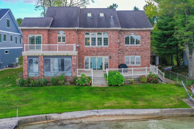 21344 Carlton Avenue, Cassopolis, MI 49031