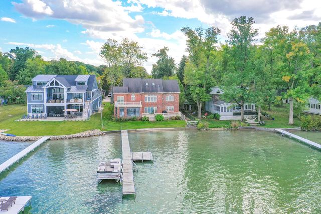 21344 Carlton Avenue, Cassopolis, MI 49031